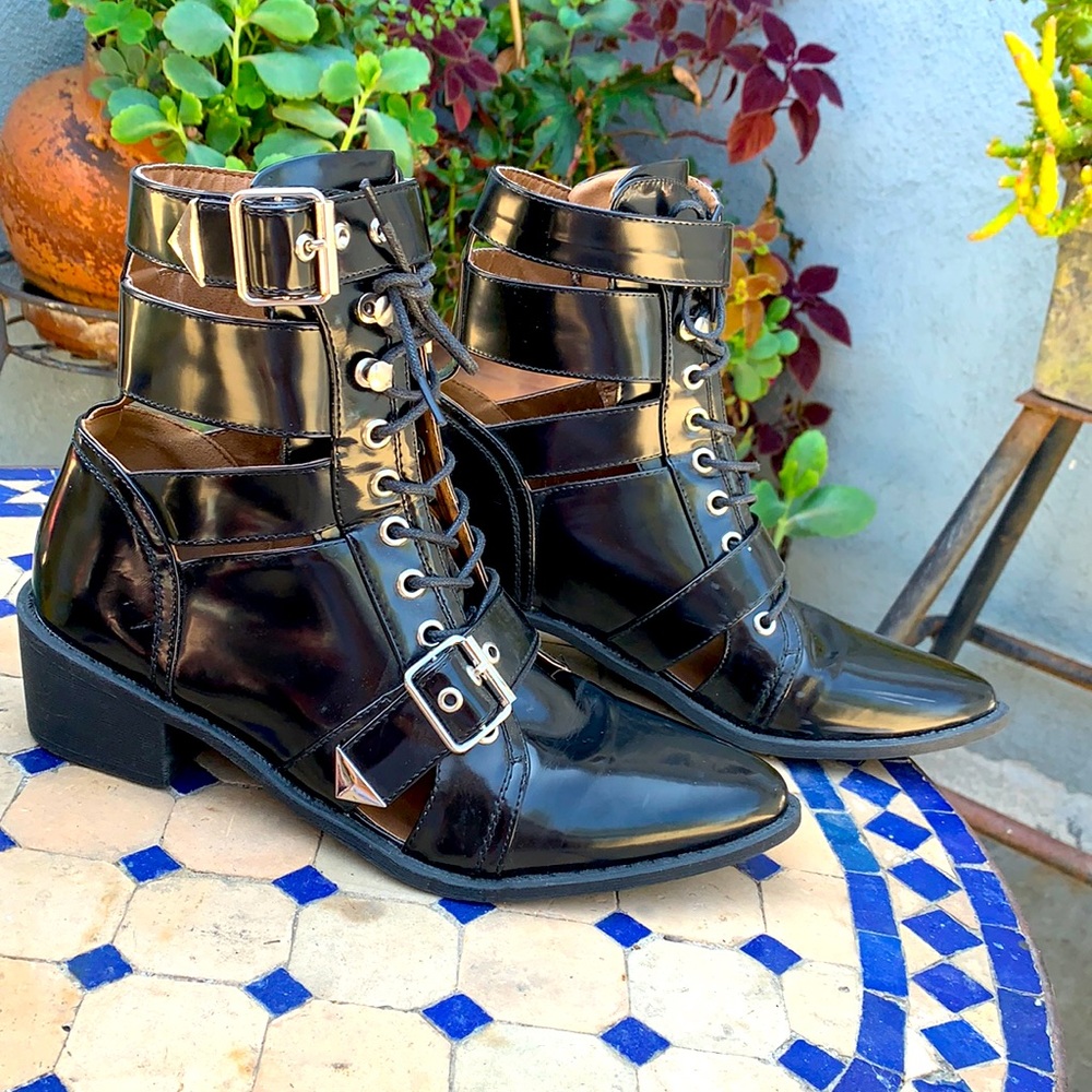 black boots booties